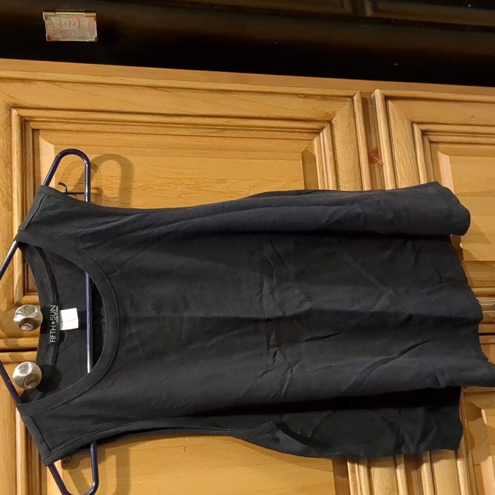 Lot of 4 NWT Ladies 5th Sun summer shirts.. all size med. Reg tag missing on 1.